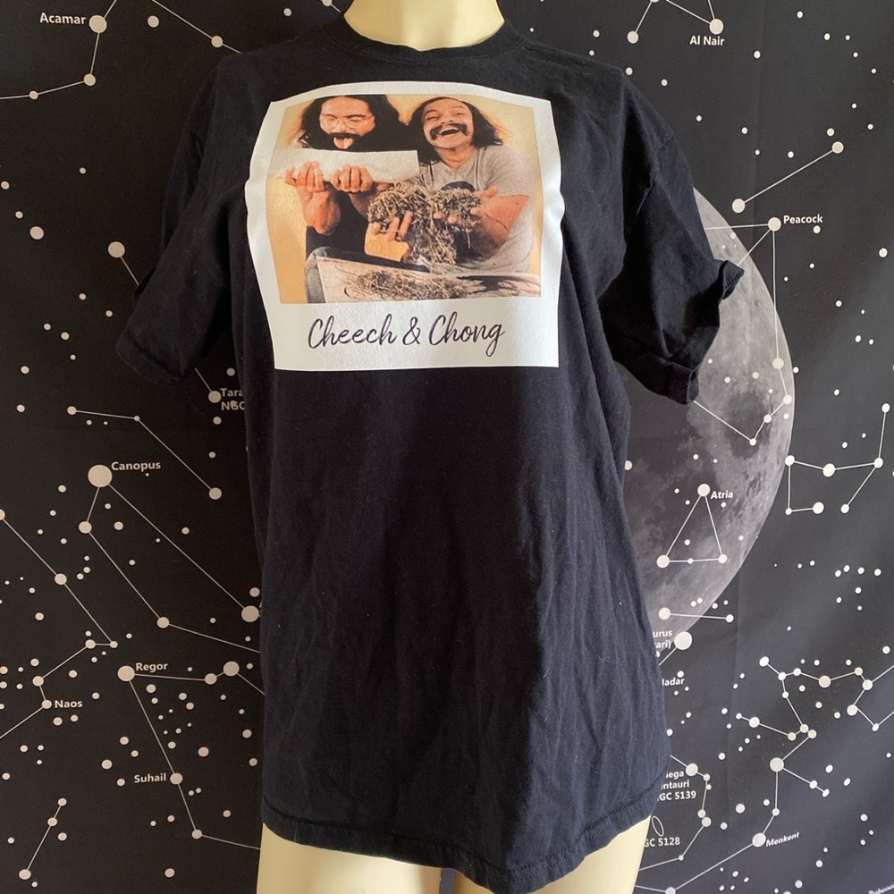 Cheech and Chong graphic Polaroid tee. 🍃